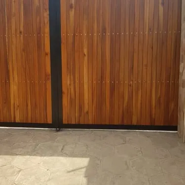 Raymond Gray project — construction, finishing, and specialist craftsmanship example 18 of 38