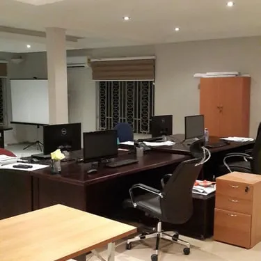 Raymond Gray project — construction, finishing, and specialist craftsmanship example 24 of 38